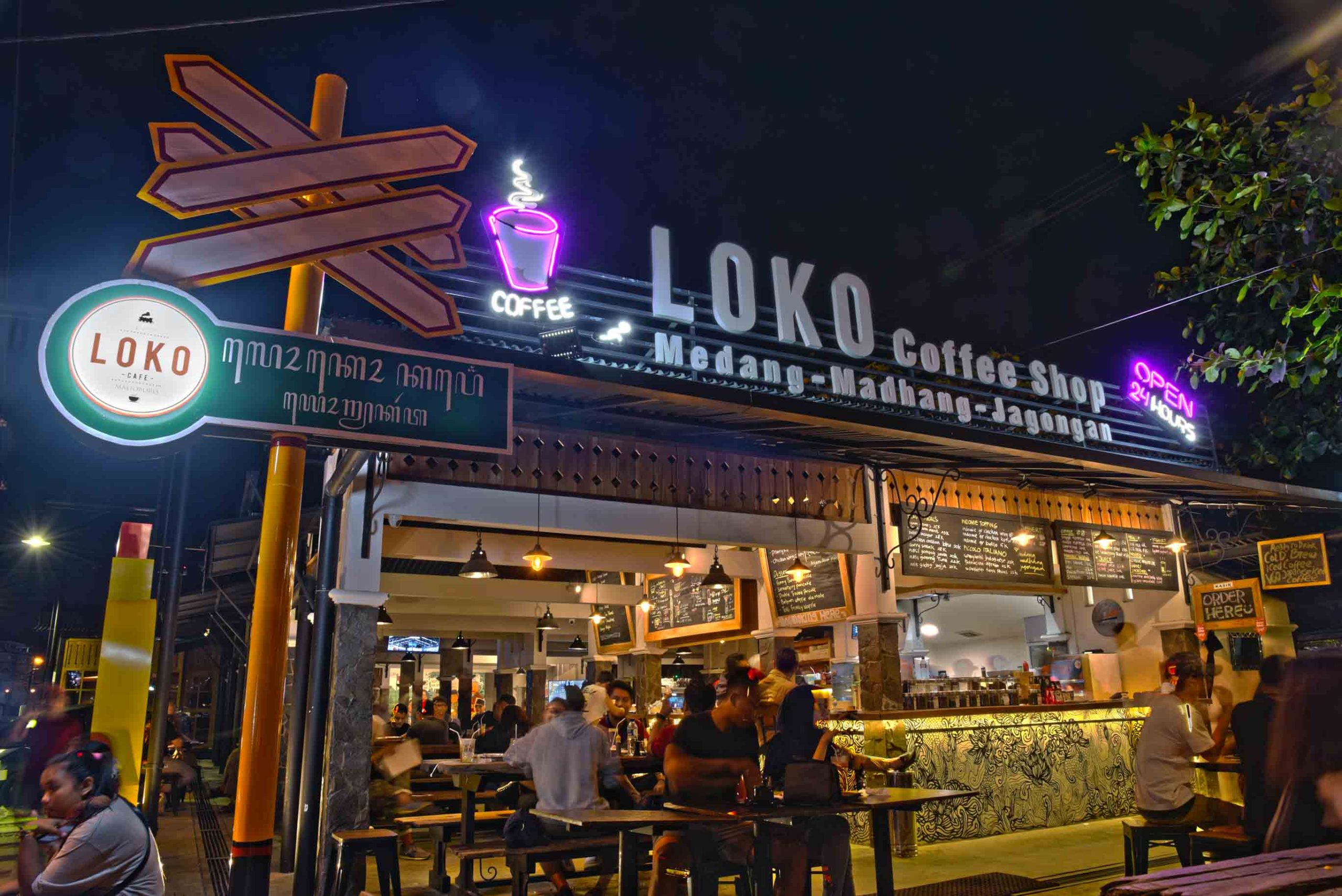Merk Indonesia Loko Cafe: Tempat Nongkrong dan Minuman Favorit